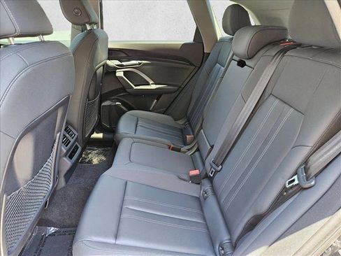 Used 2025 Audi Q5 Premium w/ Convenience Package AWD/4WD image 24