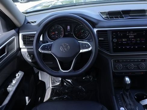 Used 2021 Volkswagen Atlas SE w/ Panoramic Sunroof Package image 16