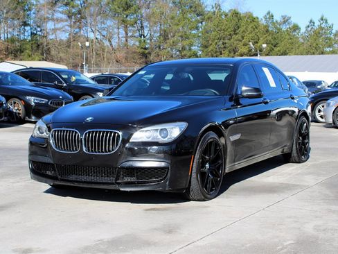 Used 2013 BMW 740Li image 3