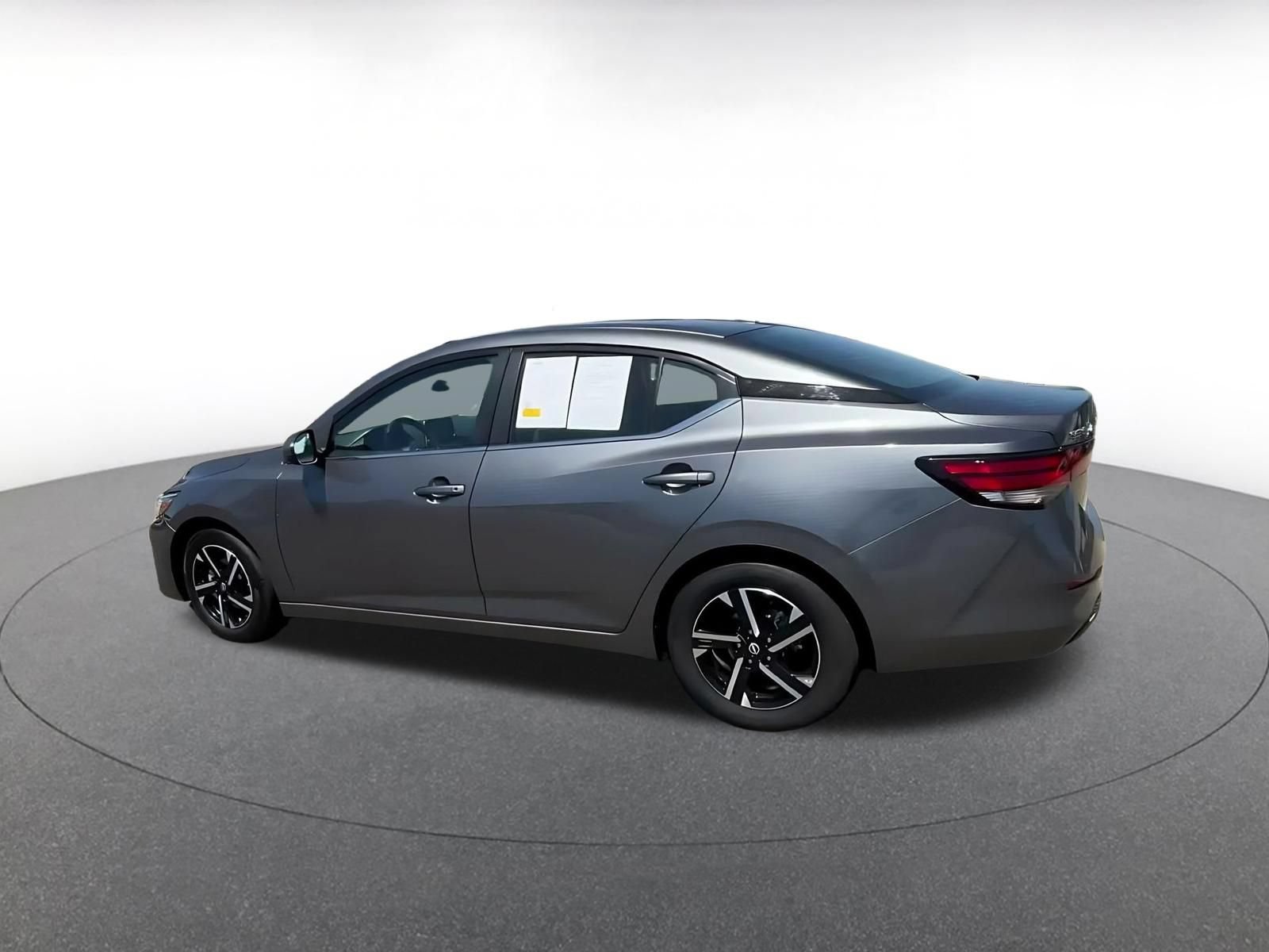 Used 2025 Nissan Sentra SV FWD image 9
