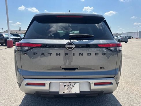 Used 2022 Nissan Pathfinder SL w/ SL Premium Package FWD image 5