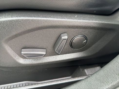 Used 2022 Ford Edge ST-Line w/ Class II Trailer Tow Package image 17