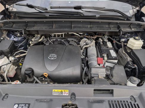 Used 2022 Toyota Highlander XLE FWD image 40