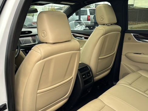 Used 2017 Cadillac XT5 Luxury w/ Driver Awareness Package image 17