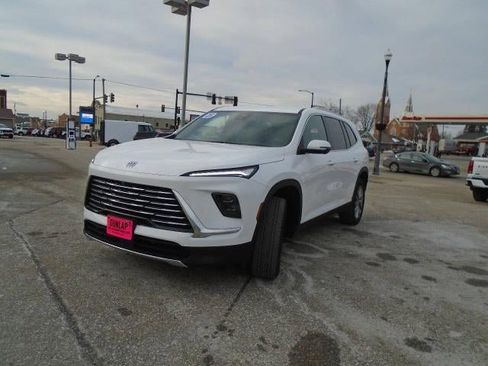 Certified 2025 Buick Enclave Preferred image 3