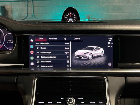 Used 2023 Porsche Panamera GTS image 28