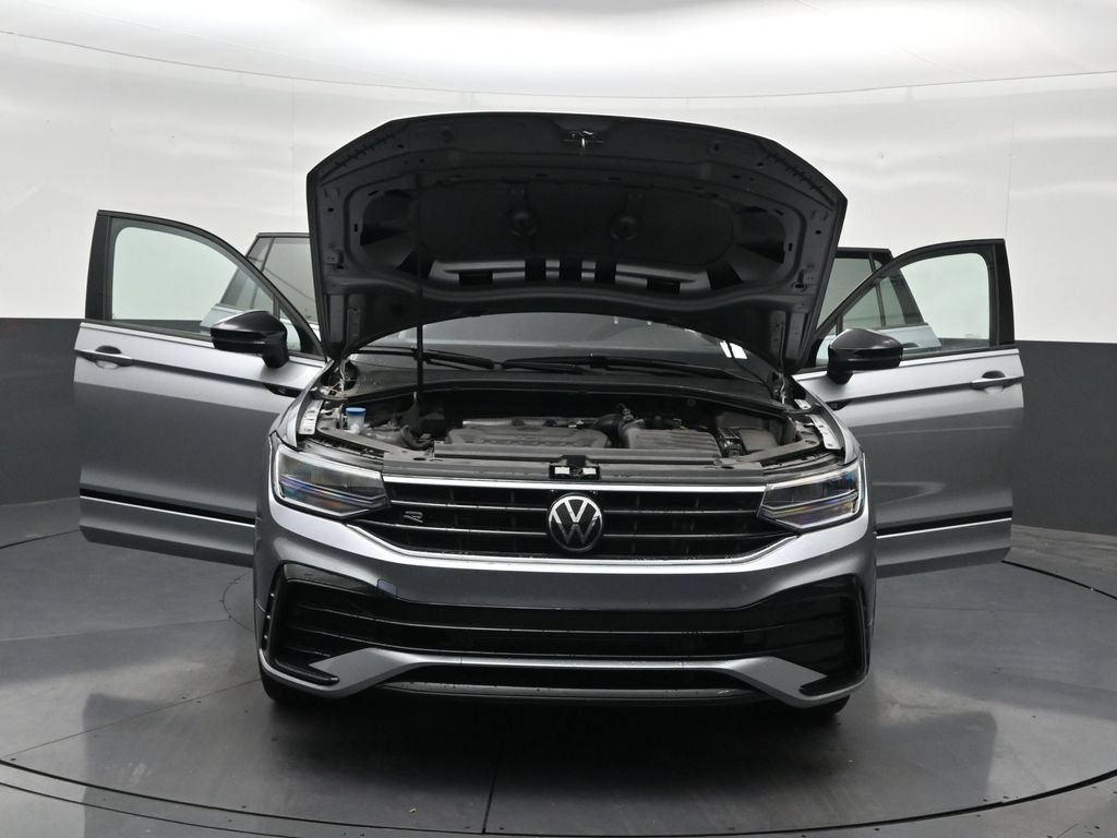 Used 2023 Volkswagen Tiguan SE R-Line FWD image 35