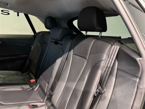 Used 2022 Audi Q8 Premium Plus image 38