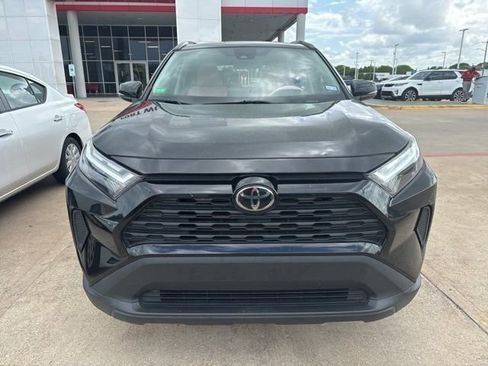 Used 2022 Toyota RAV4 XLE image 3
