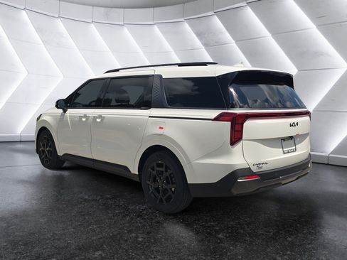 New 2027 Kia Carnival SX w/ Dark Edition Package FWD image 3