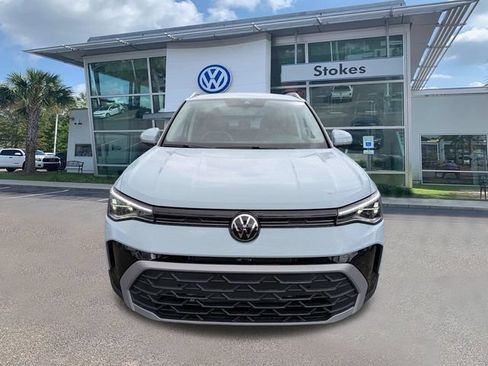 New 2026 Volkswagen Taos SE FWD image 9