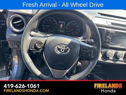 Used 2018 Toyota RAV4 LE w/ All Weather Liner Package AWD/4WD image 19