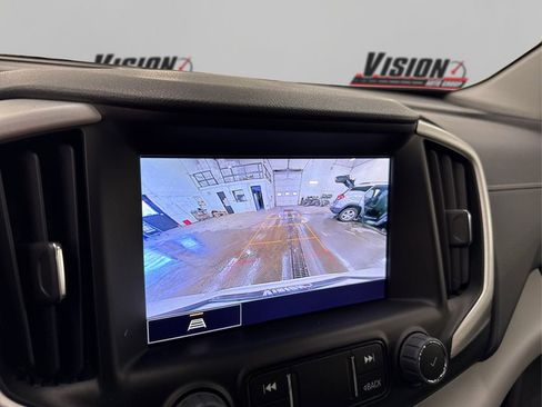 Used 2024 GMC Terrain SLT image 33