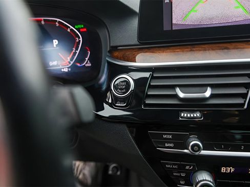 Used 2020 BMW 530i image 21