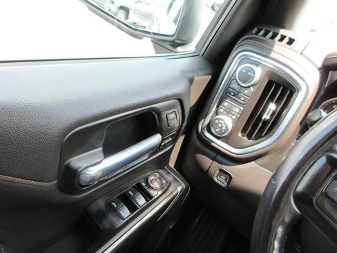 Used 2021 GMC Sierra 1500 AT4 w/ AT4 Premium Package AWD/4WD image 34