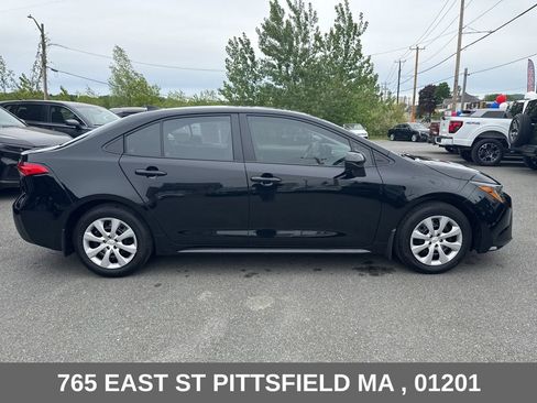 Used 2025 Toyota Corolla LE FWD image 9