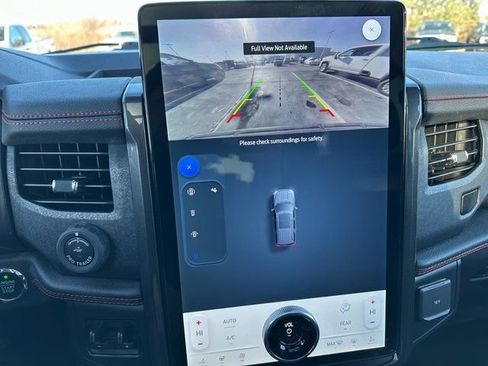 Used 2022 Ford Expedition Max Limited image 32