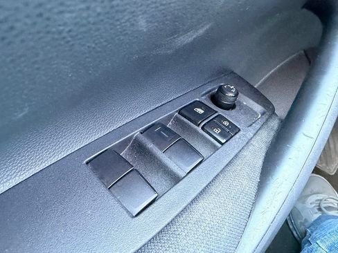 Used 2025 Toyota Corolla LE FWD image 23
