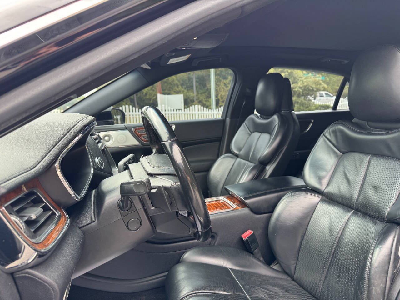 Used 2017 Lincoln Continental Reserve w/ Luxury Package AWD/4WD image 10
