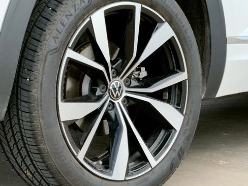 Used 2026 Volkswagen Atlas SEL Premium R-Line AWD/4WD image 16