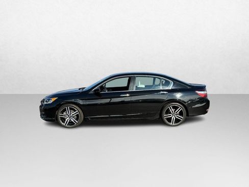 Used 2017 Honda Accord Sport image 2