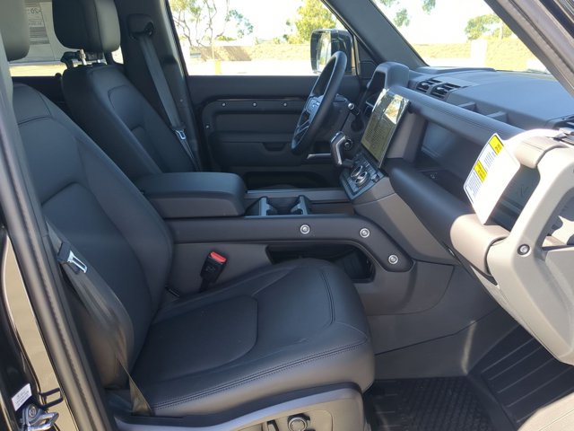 New 2026 Land Rover Defender 110 X-Dynamic SE AWD/4WD image 19