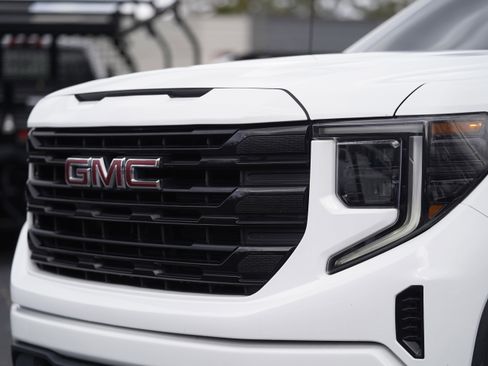 Used 2022 GMC Sierra 1500 Elevation image 33