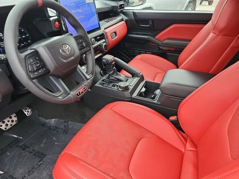 Used 2025 Toyota Tacoma TRD Pro AWD/4WD image 11