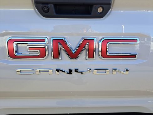 New 2026 GMC Canyon AT4X w/ AT4X AEV Edition image 16