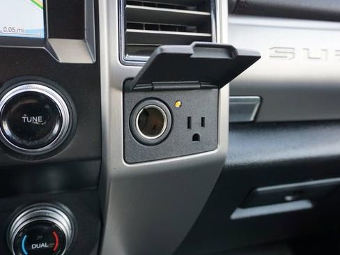 Certified 2019 Ford F450 Platinum w/ Platinum Ultimate Package AWD/4WD image 34