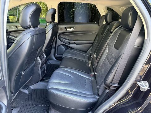Used 2019 Ford Edge Titanium w/ Equipment Group 301A AWD/4WD image 12