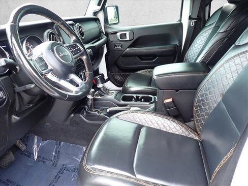 Used 2021 Jeep Gladiator Overland AWD/4WD image 13