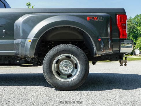 Used 2017 Ford F350 Lariat w/ Lariat Ultimate Package AWD/4WD image 5