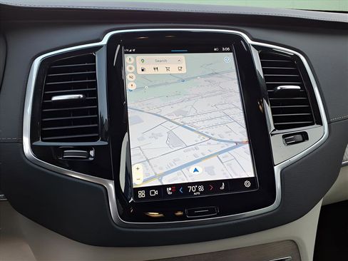 Used 2023 Volvo XC90 B6 Ultimate w/ Protection Package Premier image 16