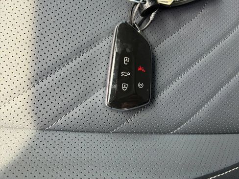 Used 2026 Volkswagen Tiguan SE AWD/4WD image 22