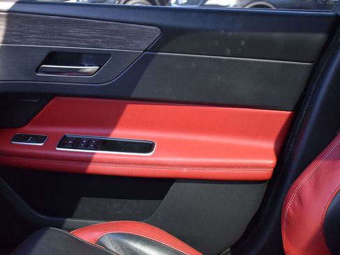 Used 2017 Jaguar XF S image 26