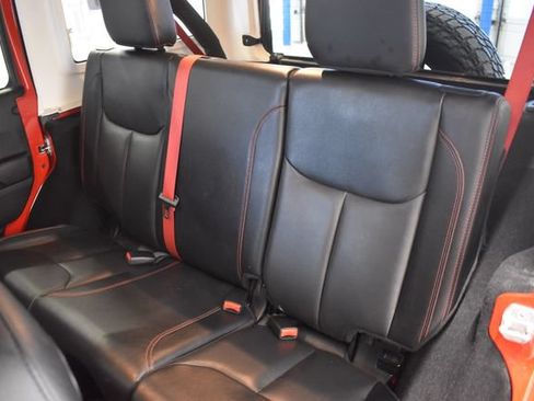 Used 2018 Jeep Wrangler Unlimited Rubicon AWD/4WD image 7