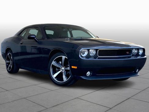 Used 2014 Dodge Challenger R/T image 3