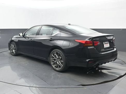 Used 2023 Nissan Altima 2.0 SR FWD image 3