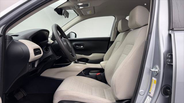 Used 2023 Honda HR-V LX image 13