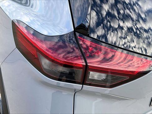 Used 2021 Nissan Rogue SL w/ Premium Package image 27