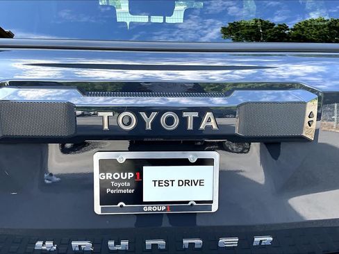 Used 2025 Toyota 4Runner Limited AWD/4WD image 31