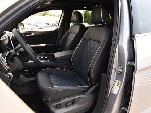 New 2026 Volkswagen Atlas Cross Sport SEL Premium R-Line AWD/4WD image 19