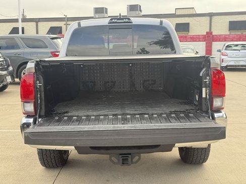 Used 2019 Toyota Tacoma TRD Off-Road AWD/4WD image 32