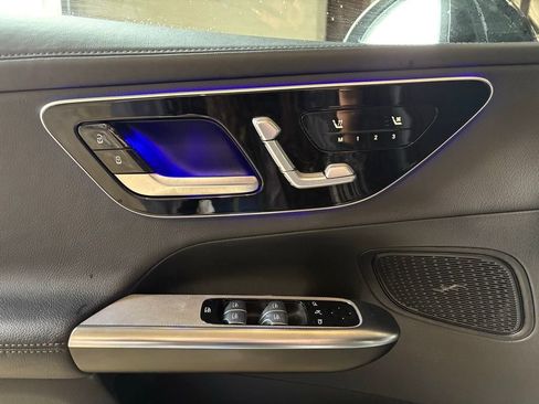 Used 2024 Mercedes-Benz GLC 300 4MATIC image 22