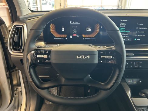 New 2026 Kia Sorento LX FWD image 17