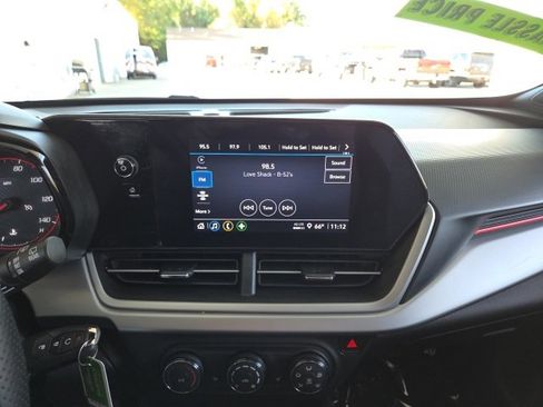 Used 2024 Chevrolet Trax RS w/ Sunroof Package image 53