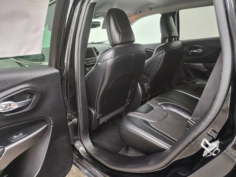 Used 2022 Jeep Cherokee Latitude Lux w/ Mopar Interior Package AWD/4WD image 23