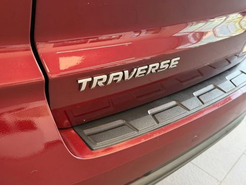 Used 2017 Chevrolet Traverse LT w/ Style and Technology Package FWD image 14