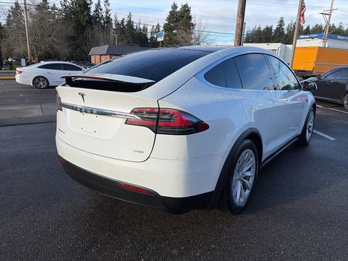 Used 2016 Tesla Model X 75D image 12
